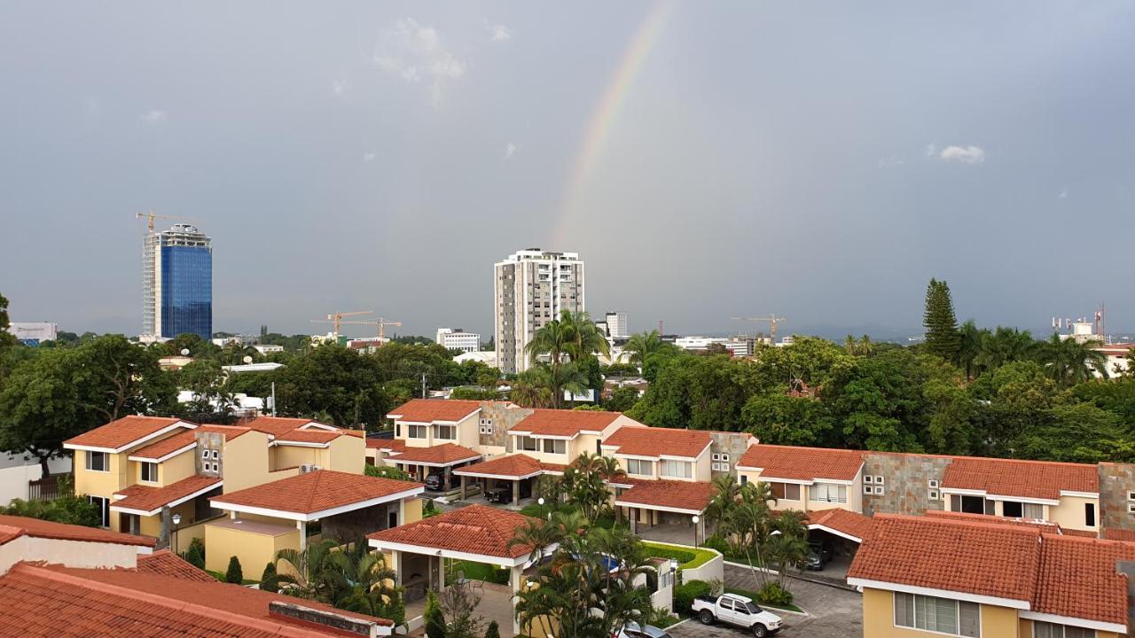Апартаменты San Benito Flats Wifi 50Mg - 4 Huespedes - Parqueos Сан-Сальвадор Экстерьер фото